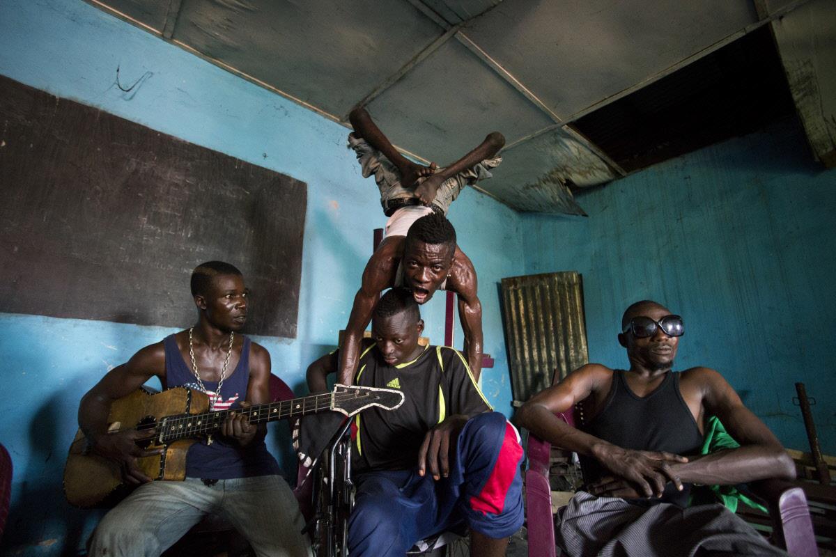جمهوری دموکراتیک کنگو | هنر و خلاقیت ذاتی برای تنازع بقا